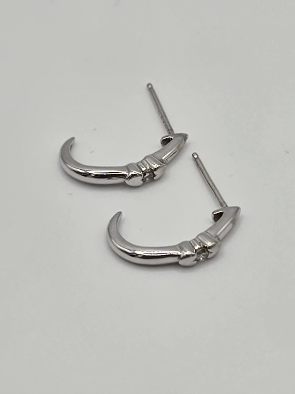 Vintage 14k Solid White Gold And Diamond Crescent Stud Earrings